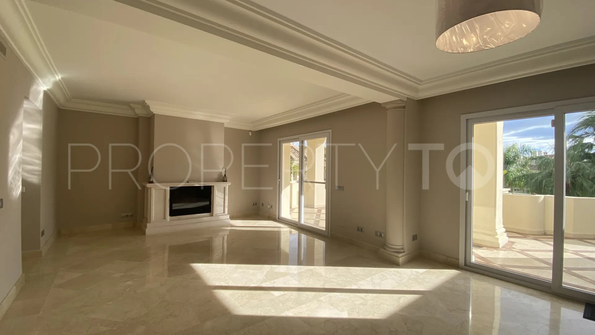 Comprar atico duplex en Nueva Andalucia de 3 dormitorios