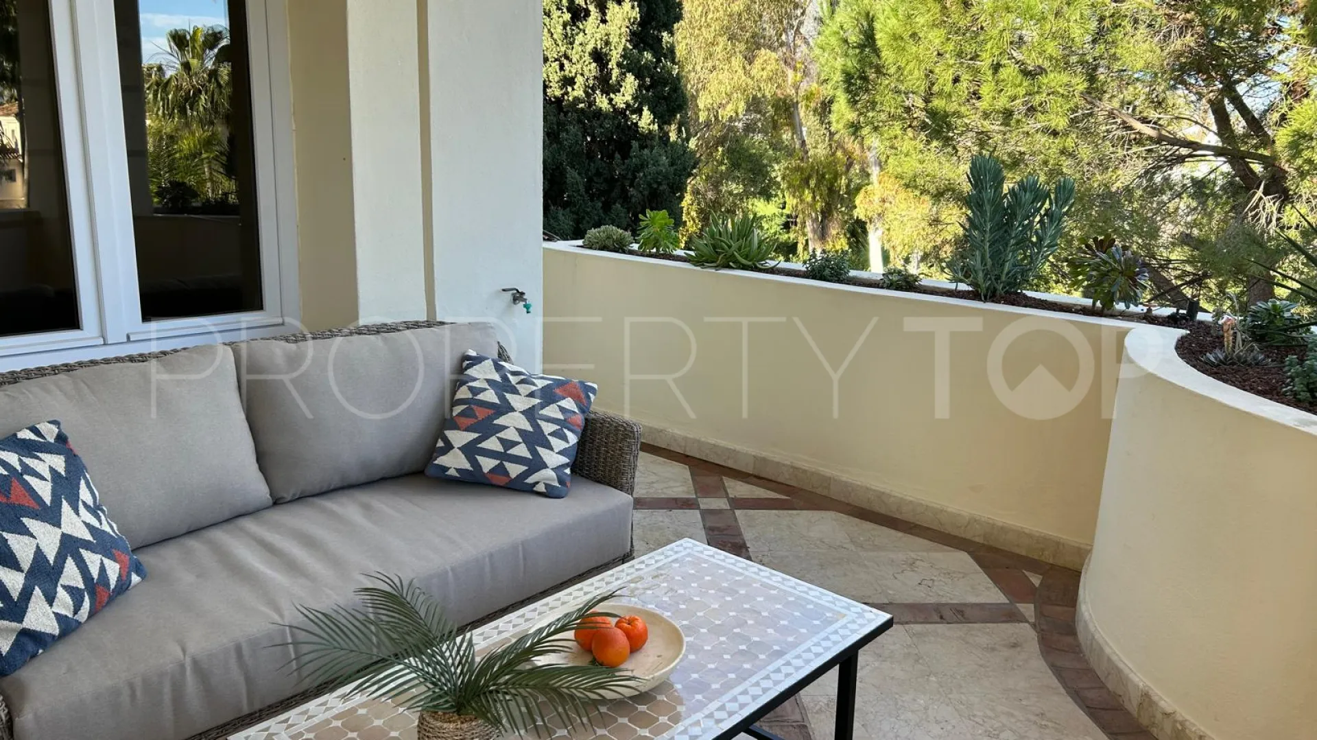 Comprar atico duplex en Nueva Andalucia de 3 dormitorios