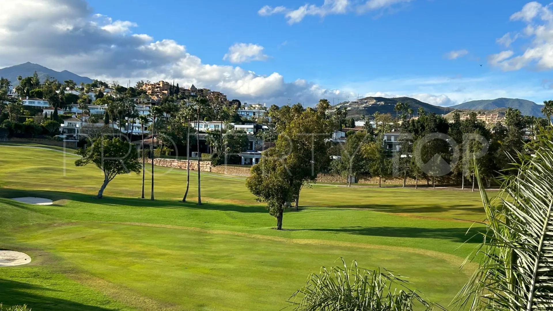 Comprar atico duplex en Nueva Andalucia de 3 dormitorios