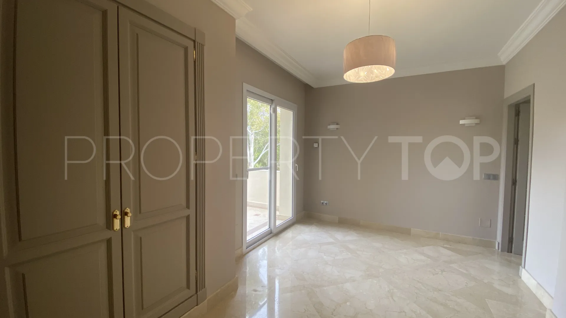 Comprar atico duplex en Nueva Andalucia de 3 dormitorios