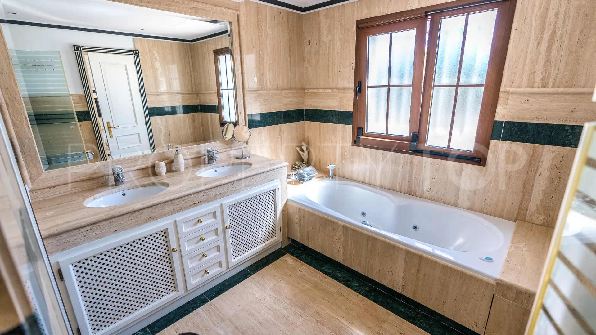 Villa for sale in Huerta Belón