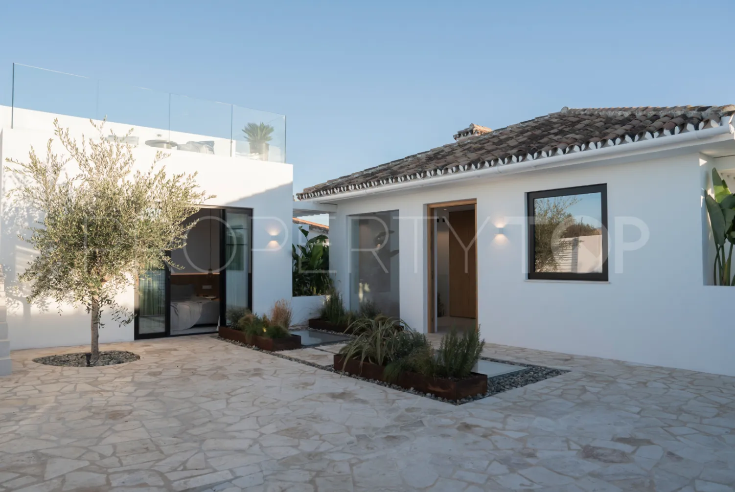Buy Nueva Andalucia villa