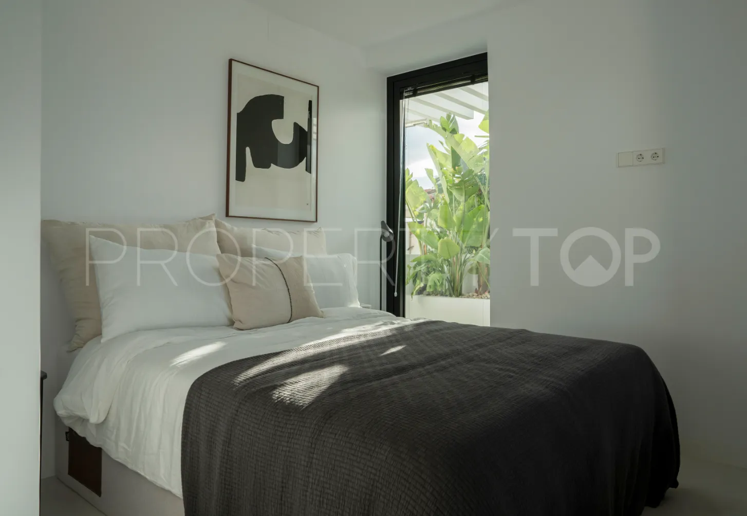 Buy Nueva Andalucia villa