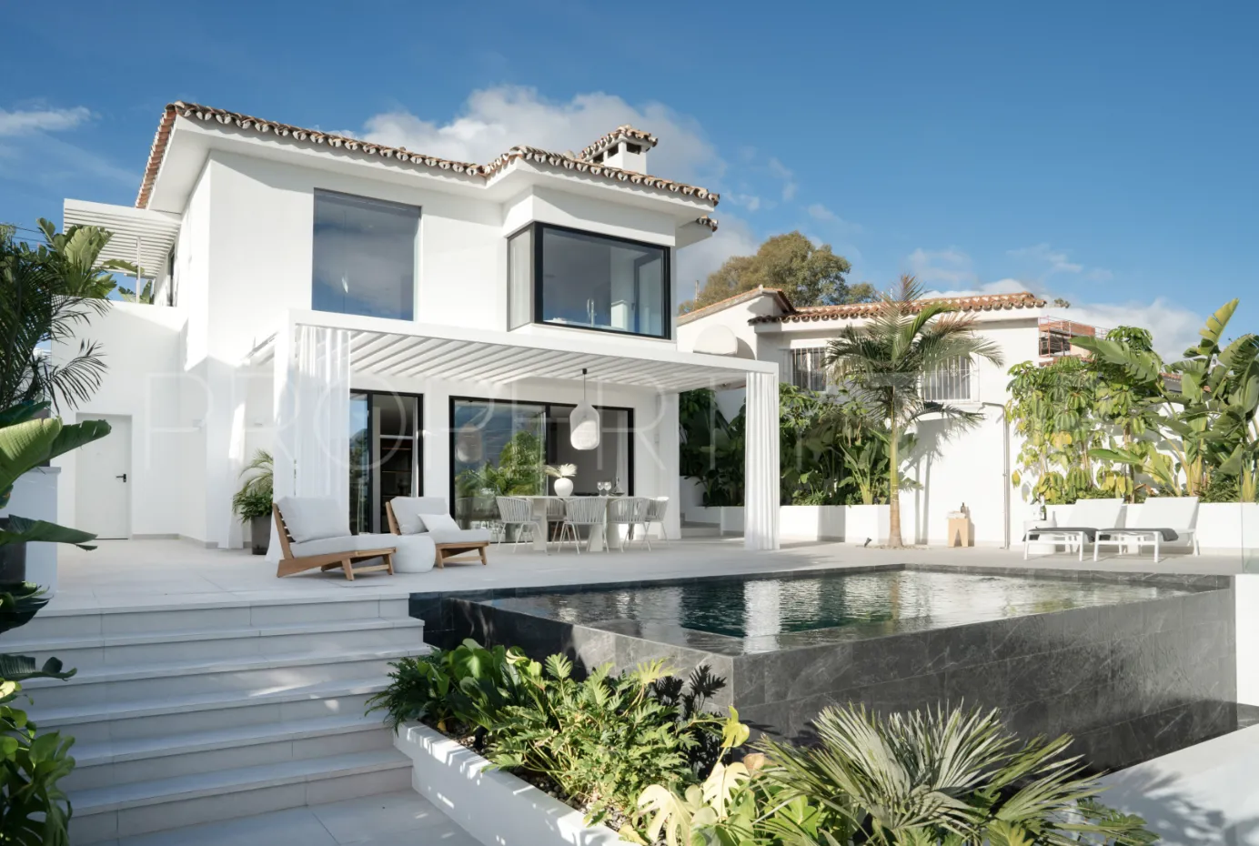 Buy Nueva Andalucia villa