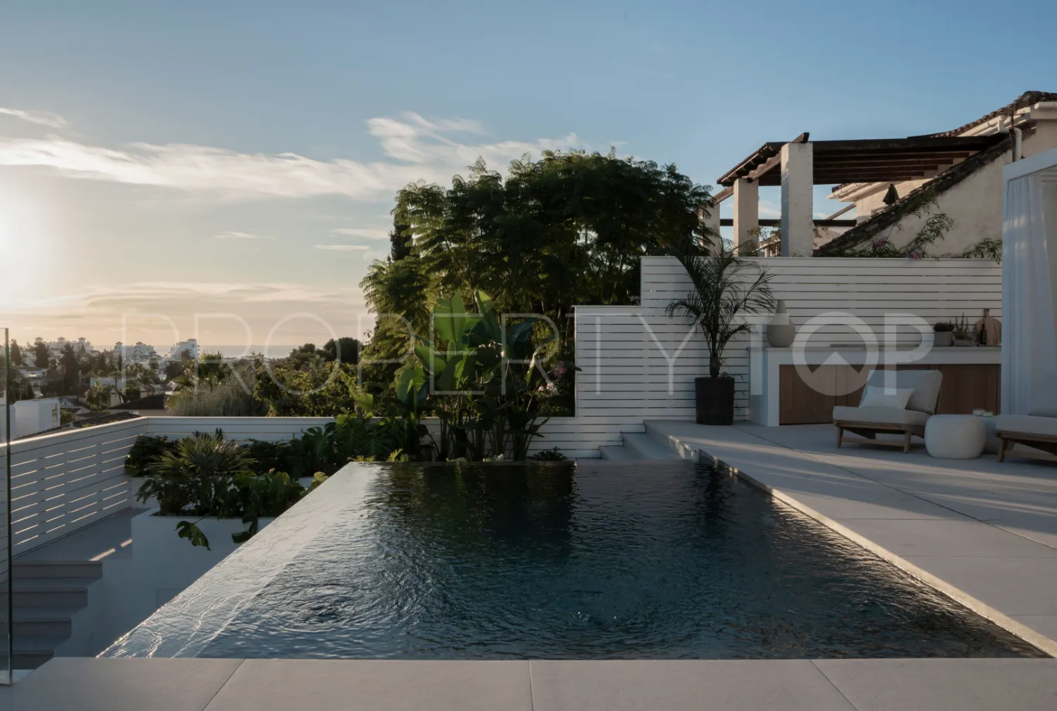 Buy Nueva Andalucia villa