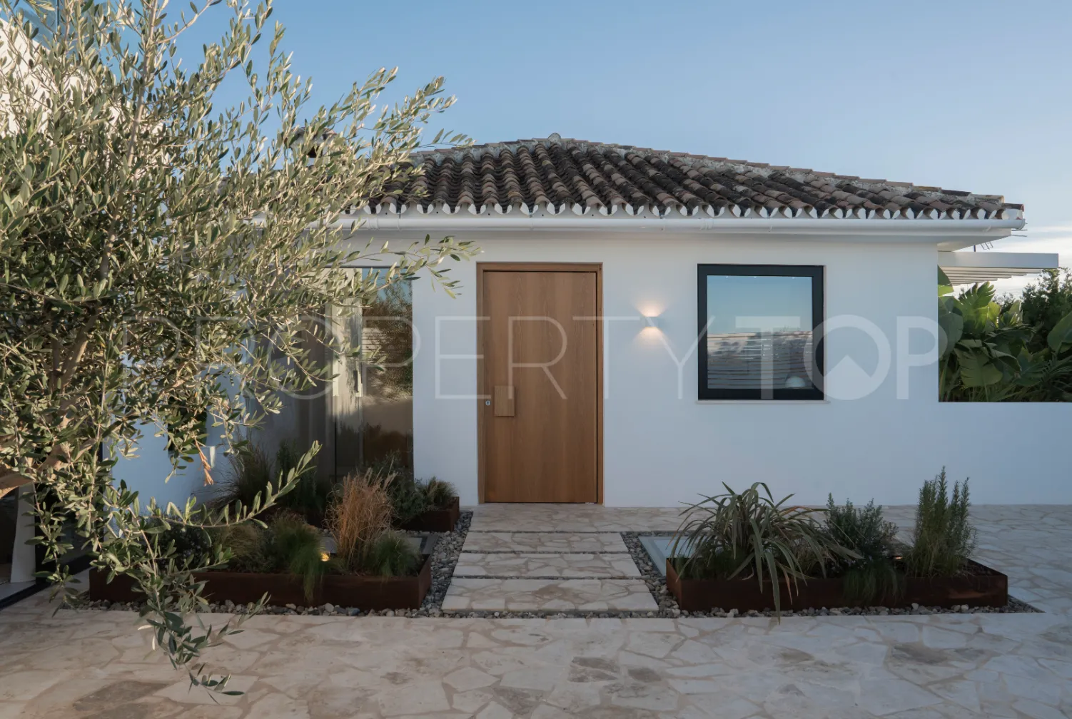 Buy Nueva Andalucia villa