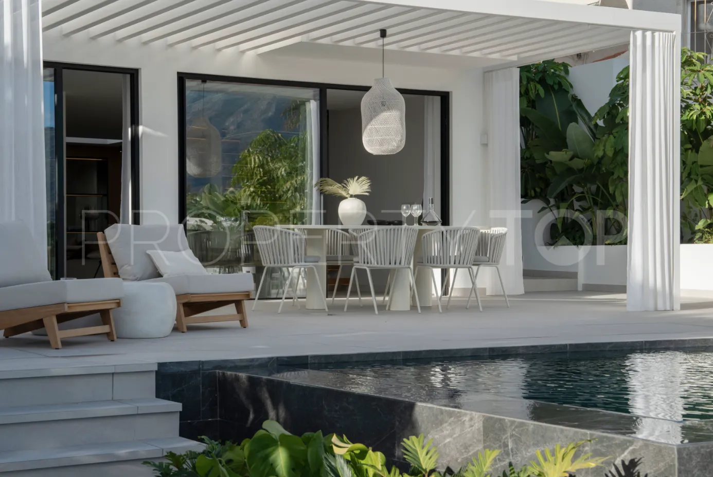 Buy Nueva Andalucia villa