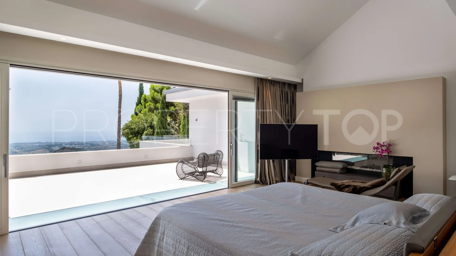 For sale 5 bedrooms villa in La Zagaleta