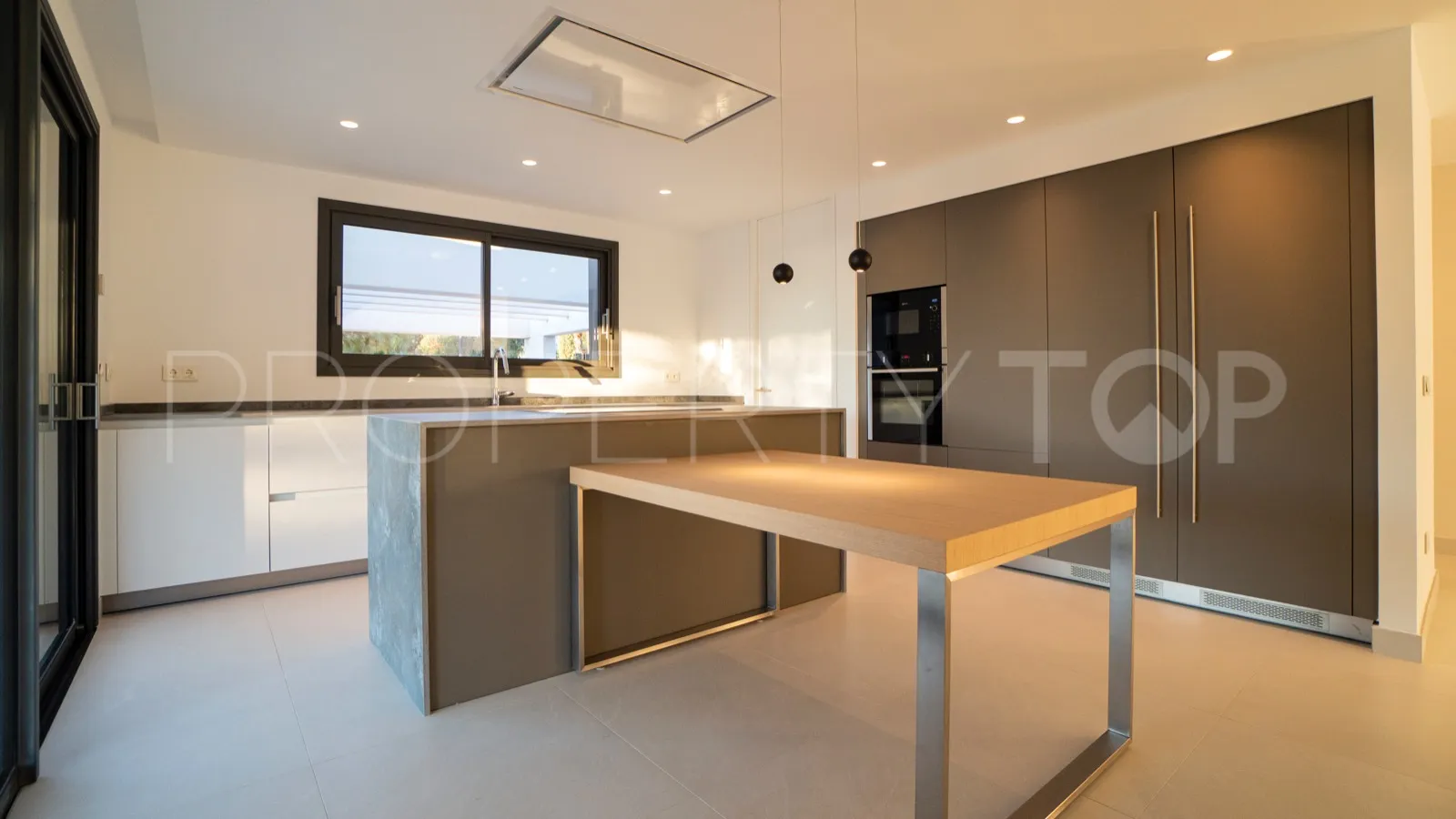 4 bedrooms villa for sale in Benalmadena
