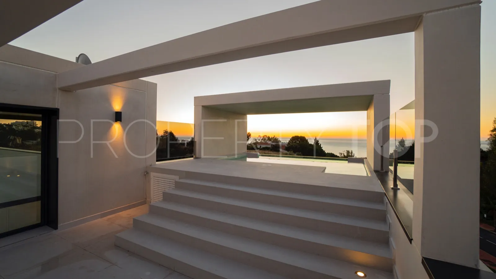 4 bedrooms villa for sale in Benalmadena