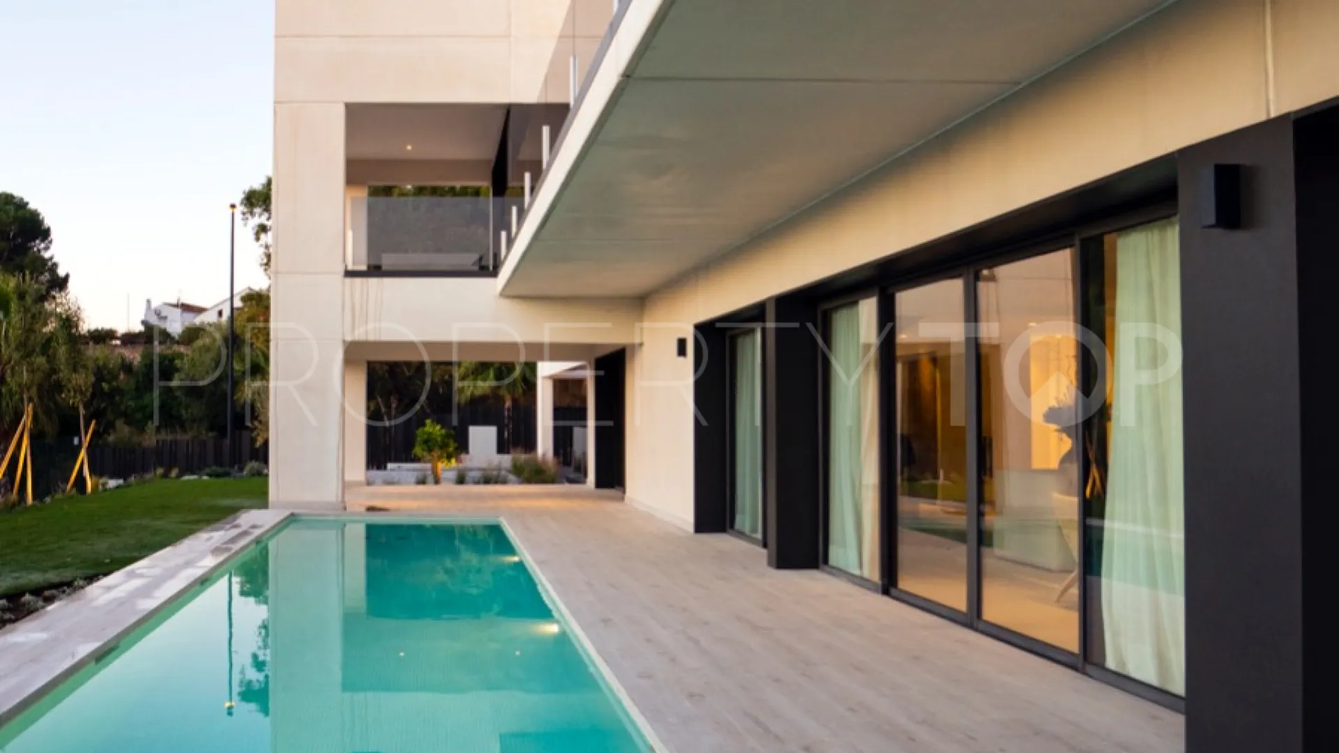 4 bedrooms villa for sale in Benalmadena