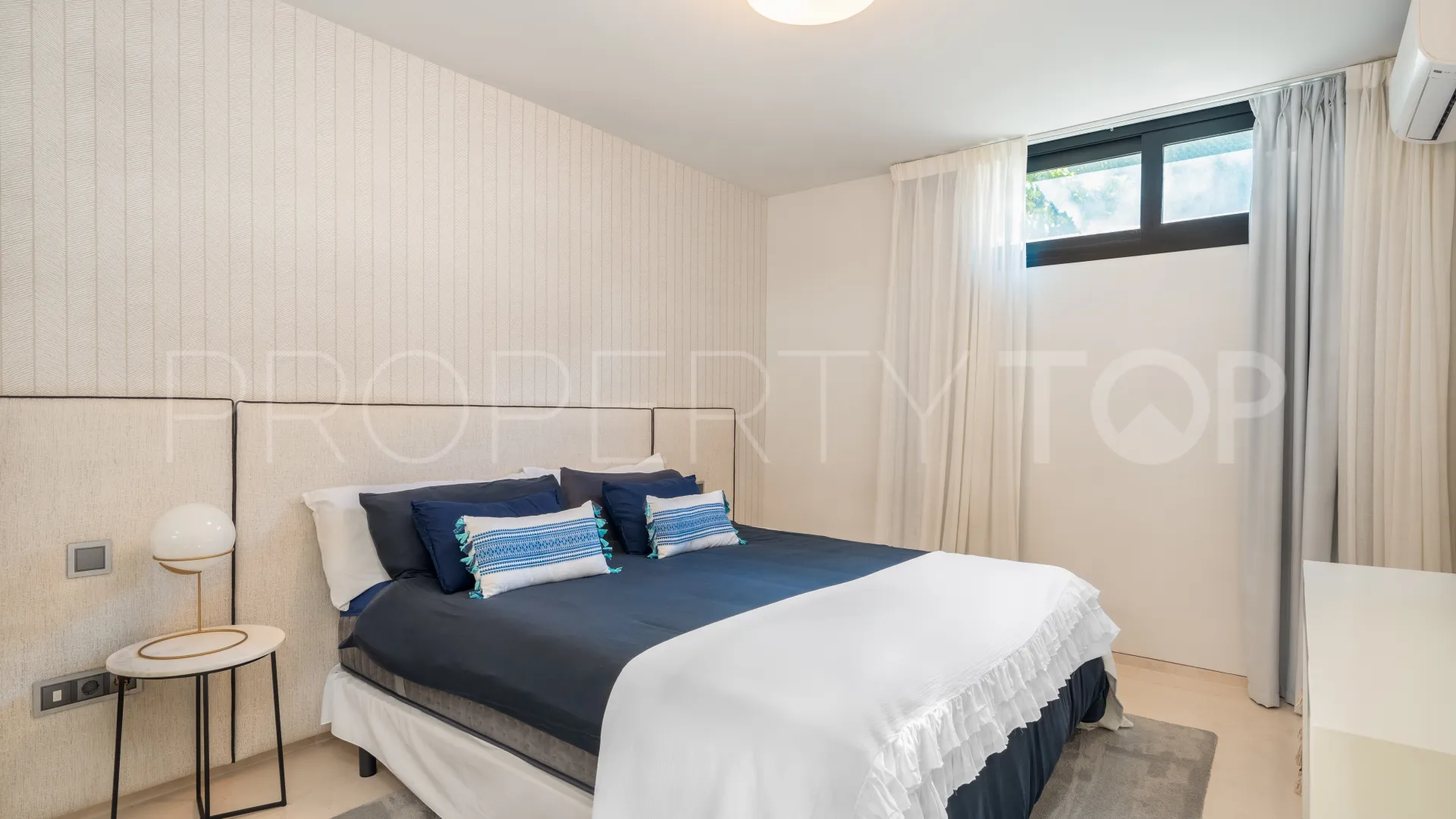 Los Olivos villa for sale