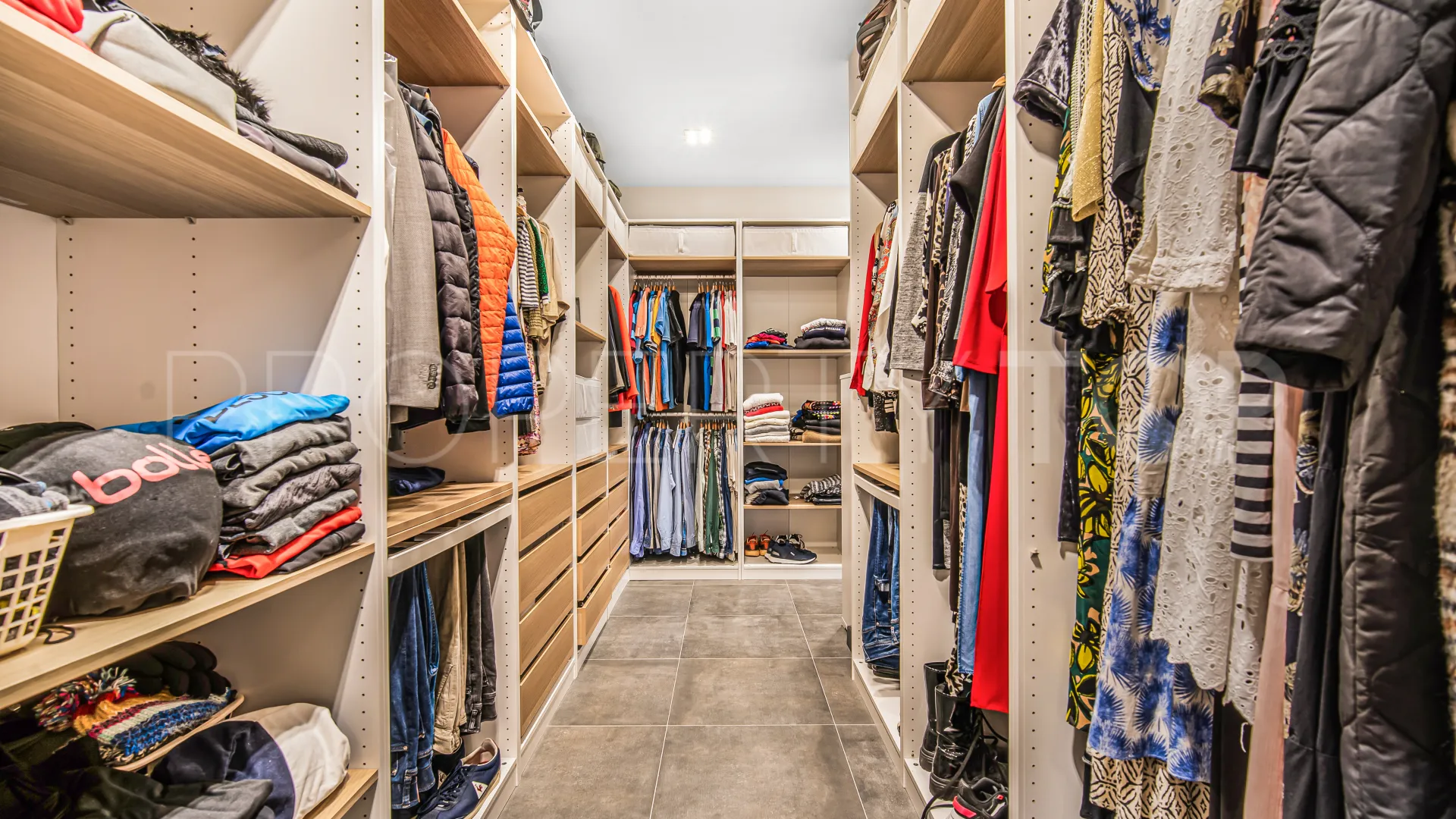 Comprar villa de 3 dormitorios en Rio Real