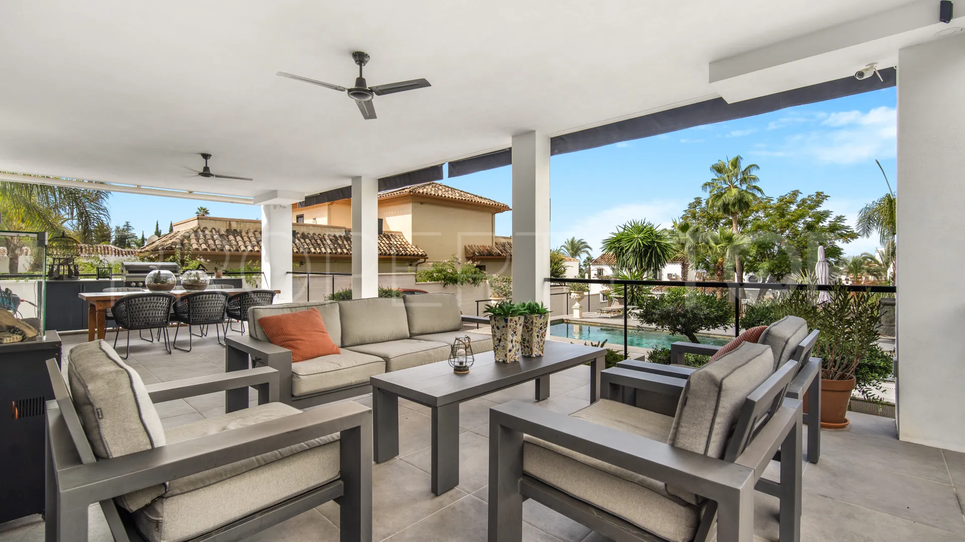 Comprar villa de 3 dormitorios en Rio Real