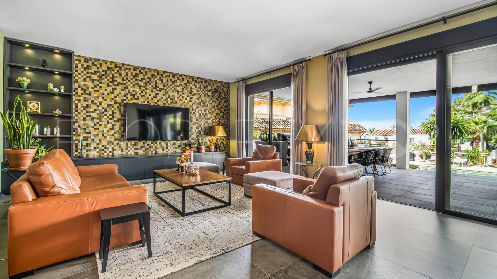 Comprar villa de 3 dormitorios en Rio Real