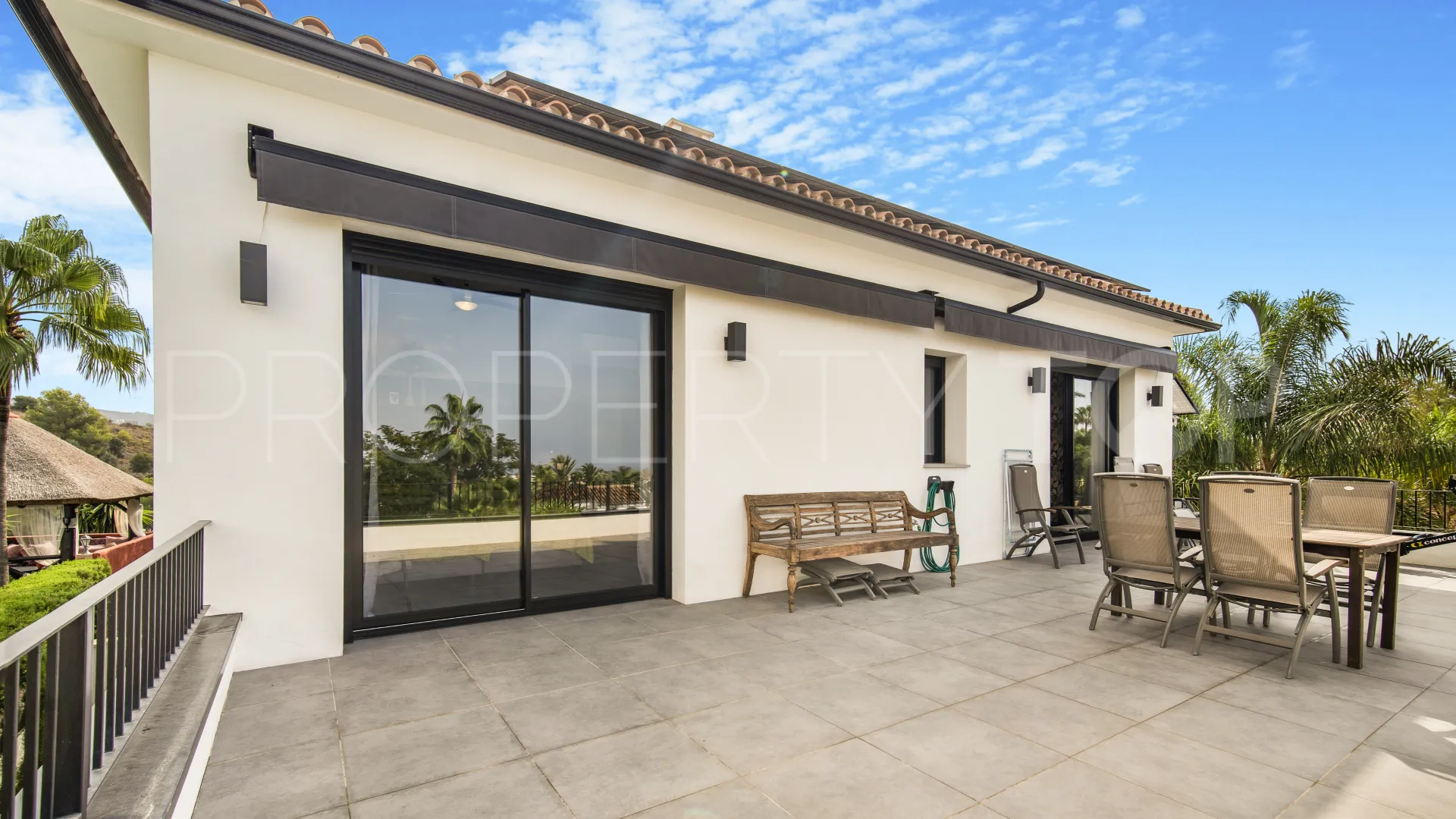 Comprar villa de 3 dormitorios en Rio Real