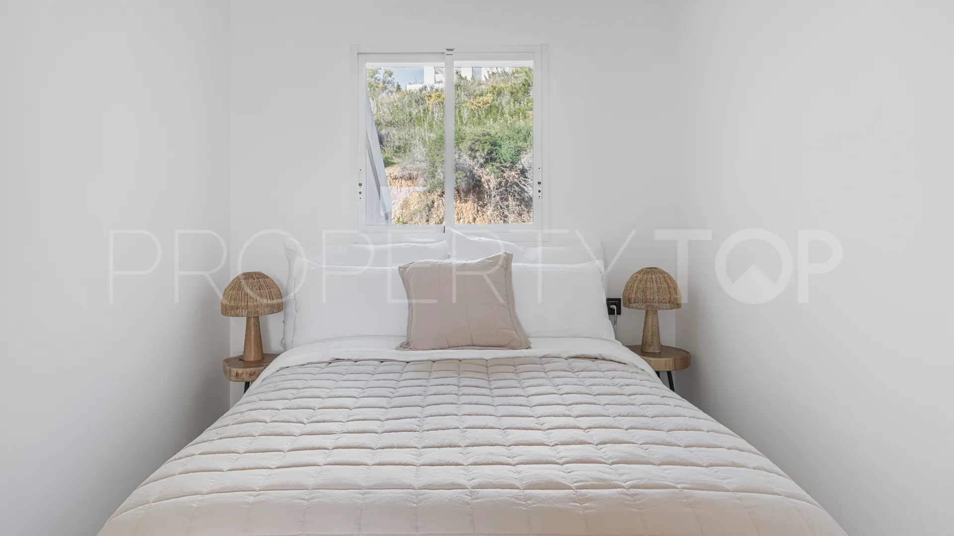 Buy La Quinta penthouse with 2 bedrooms