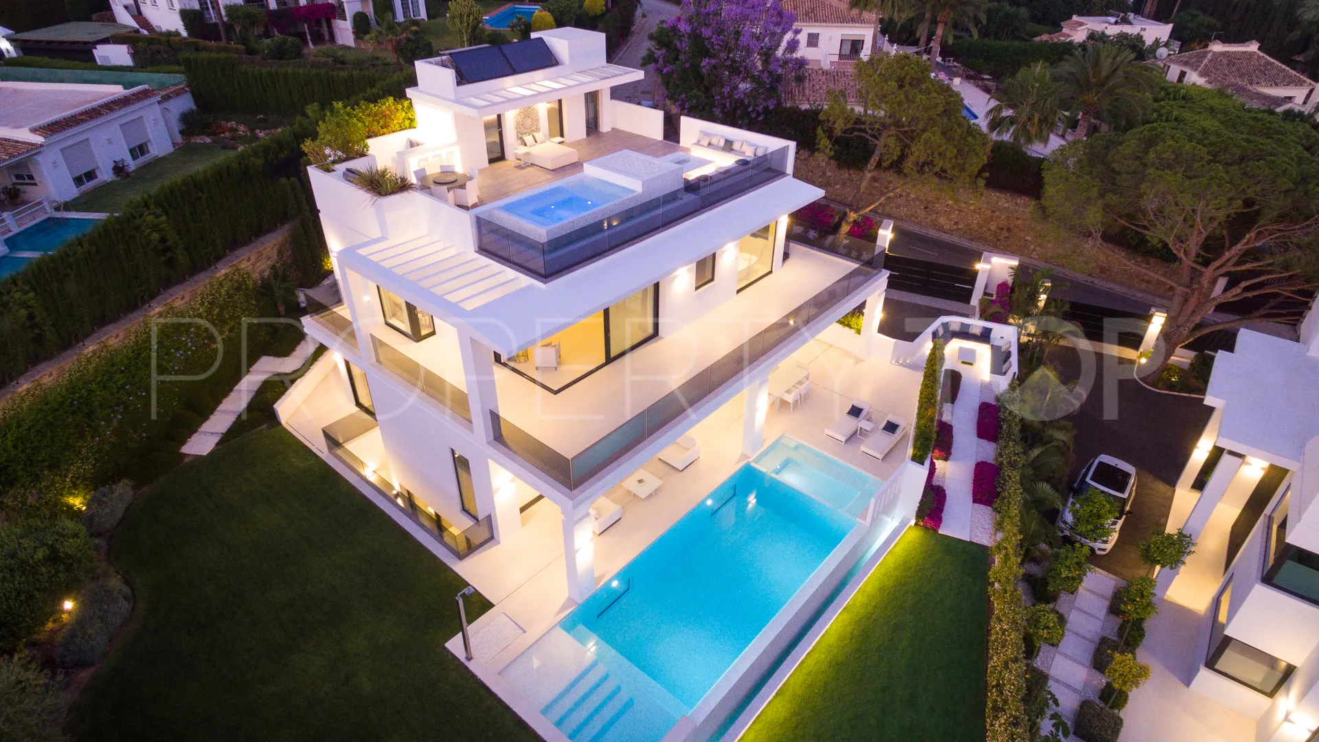 Comprar villa en Nagüeles