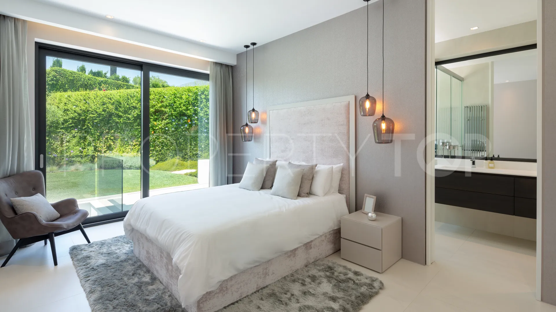 Comprar villa en Nagüeles