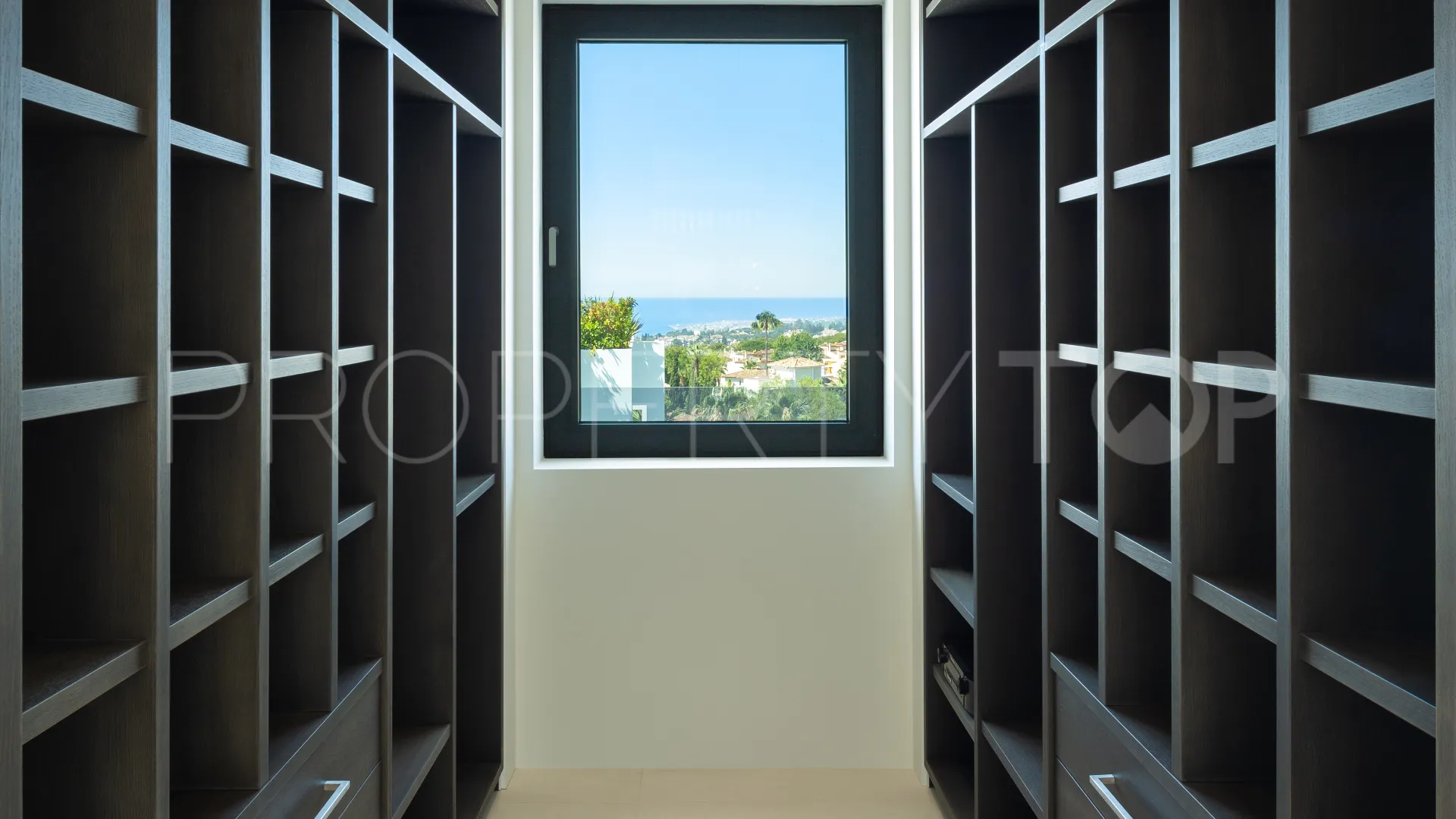 Comprar villa en Nagüeles