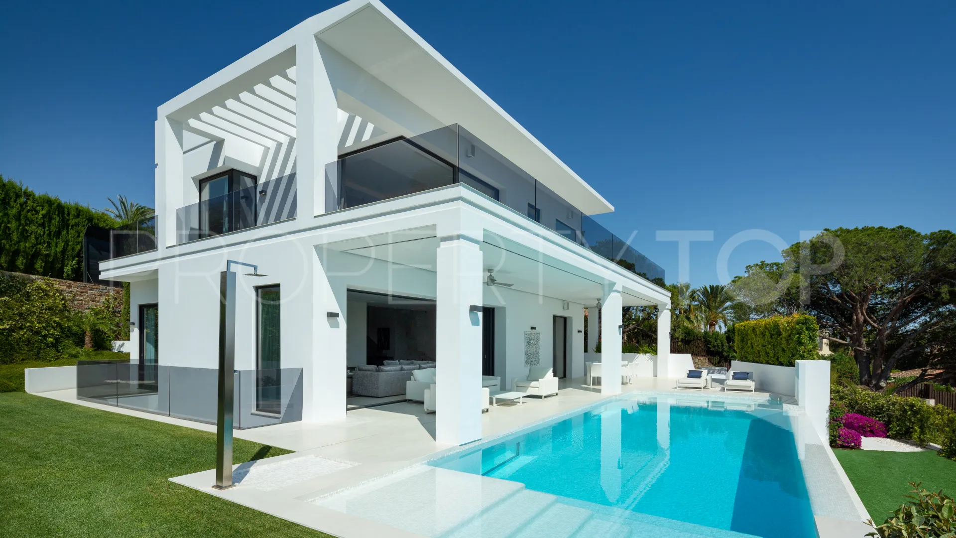 Comprar villa en Nagüeles