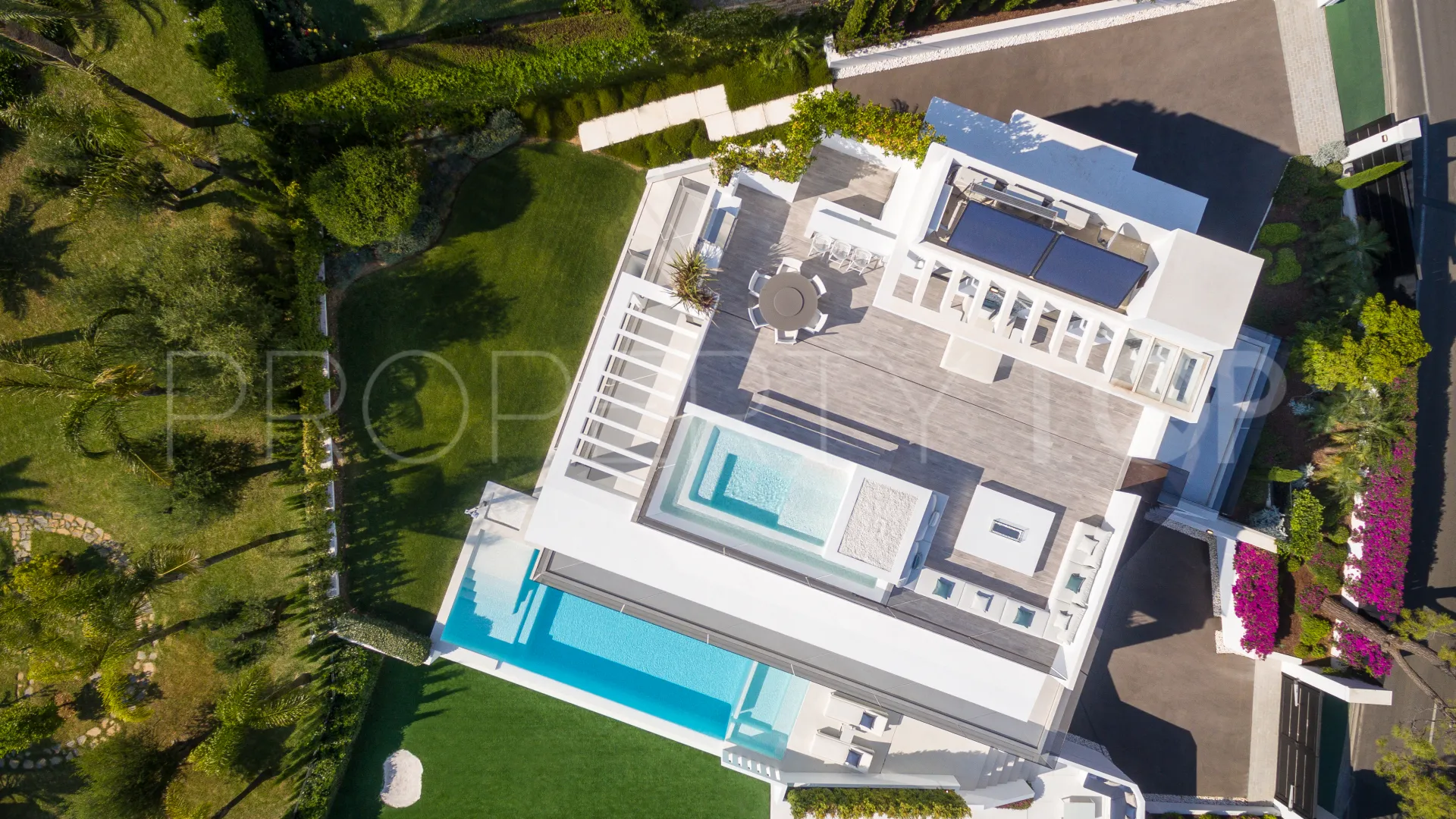 Comprar villa en Nagüeles