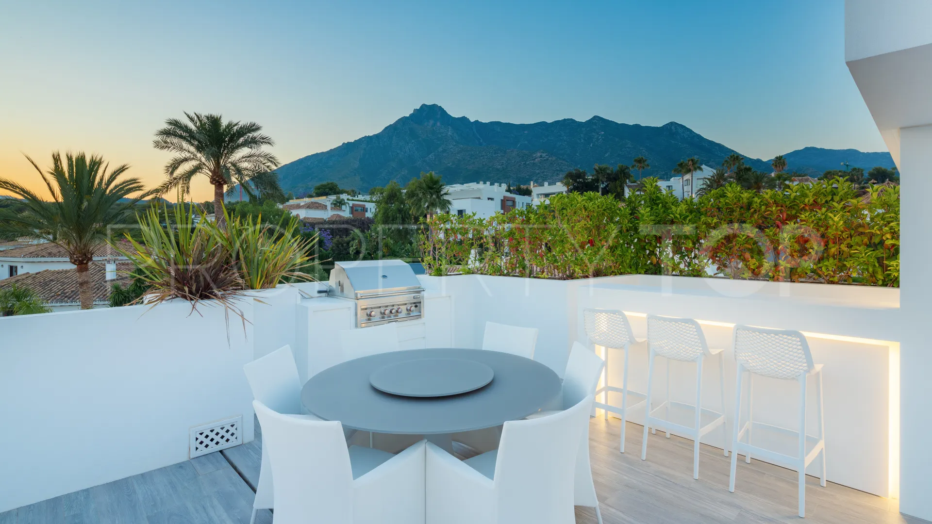 Comprar villa en Nagüeles
