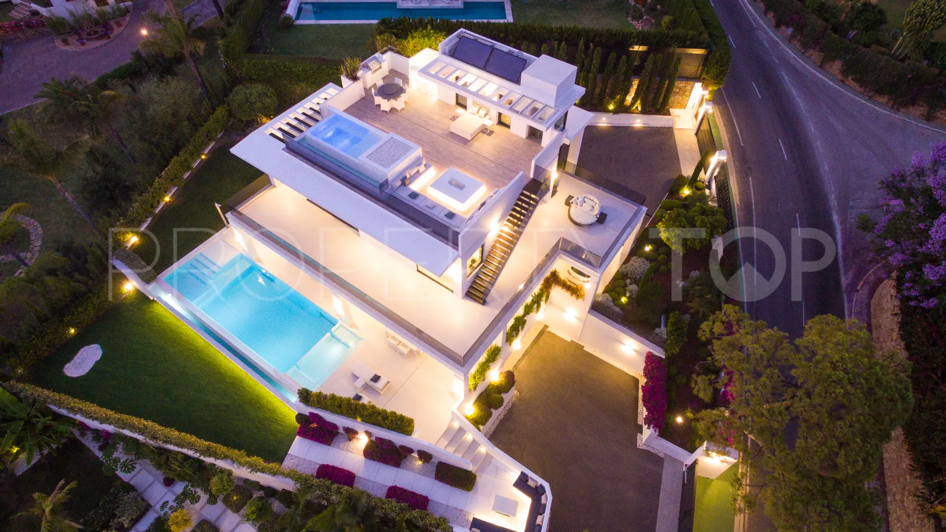 Comprar villa en Nagüeles