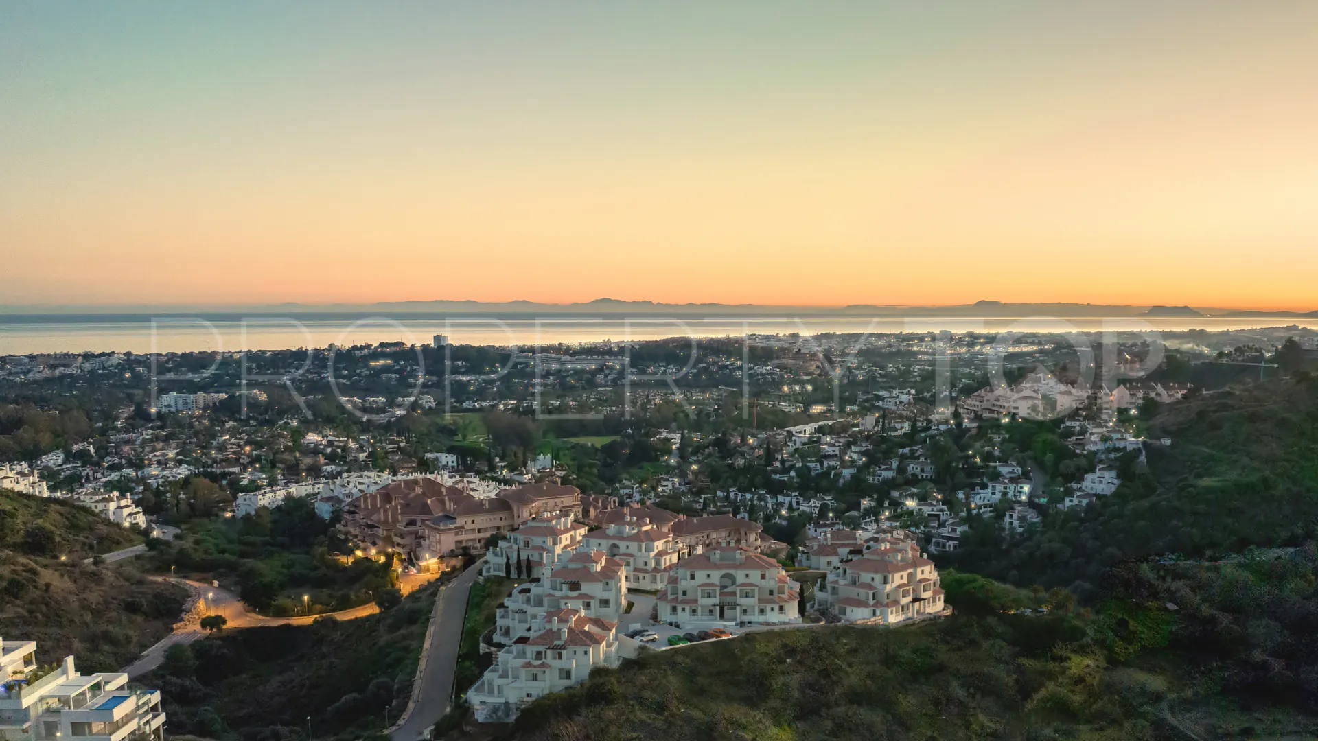Apartamento en venta en Nueva Andalucia de 3 dormitorios