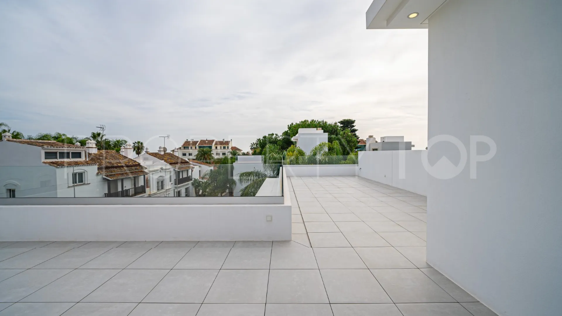 Se vende villa de 4 dormitorios en Rio Verde