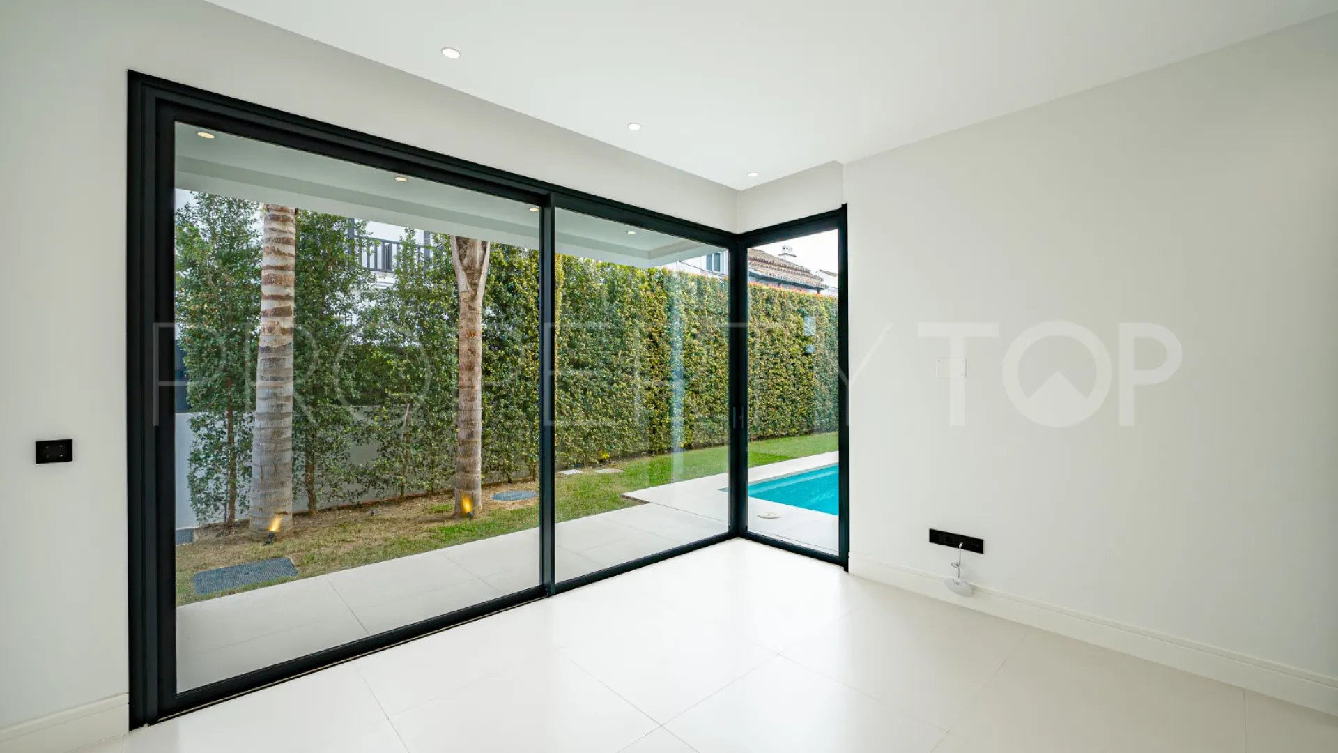 Se vende villa de 4 dormitorios en Rio Verde