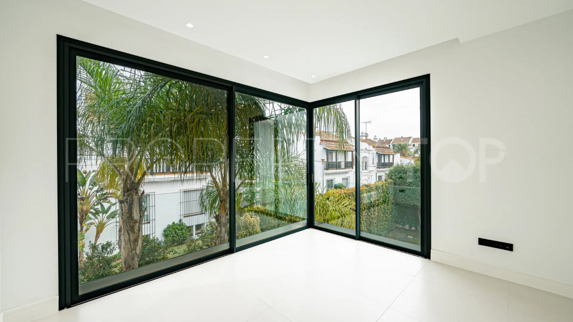 Se vende villa de 4 dormitorios en Rio Verde