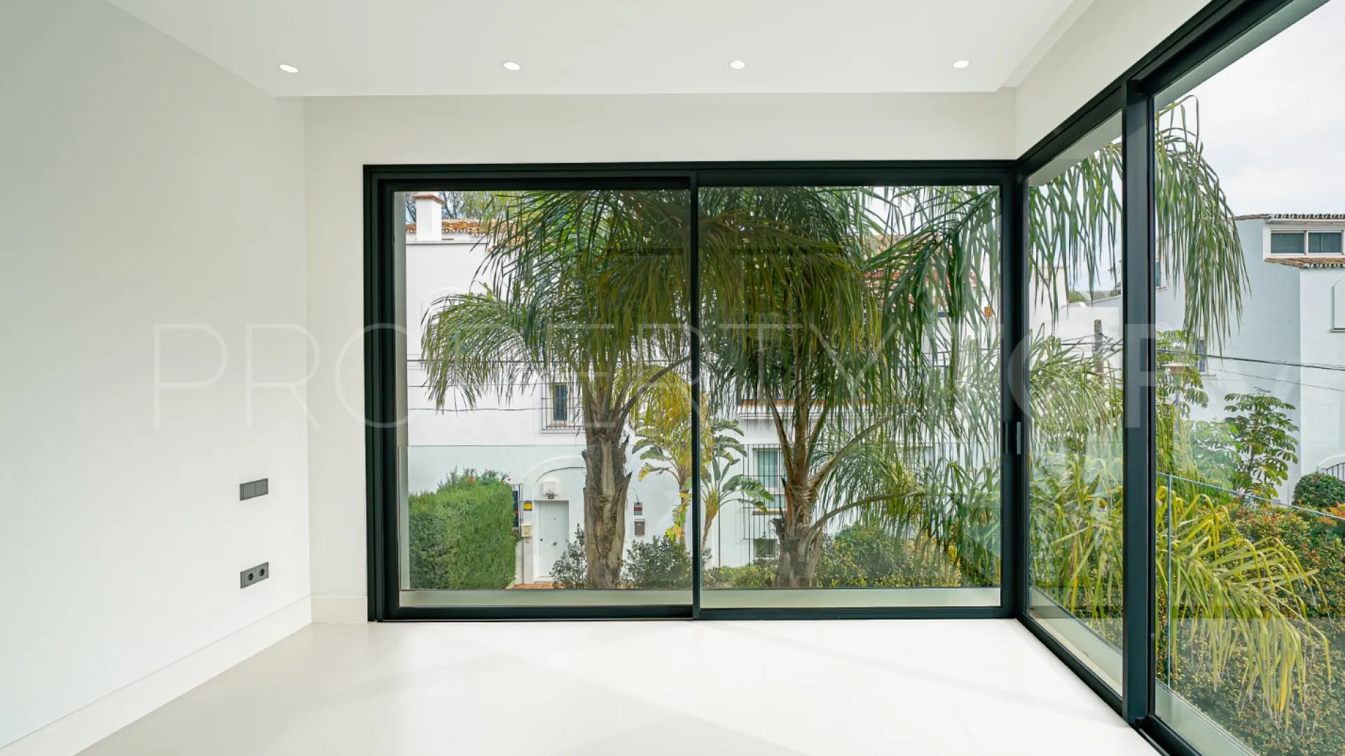 Se vende villa de 4 dormitorios en Rio Verde