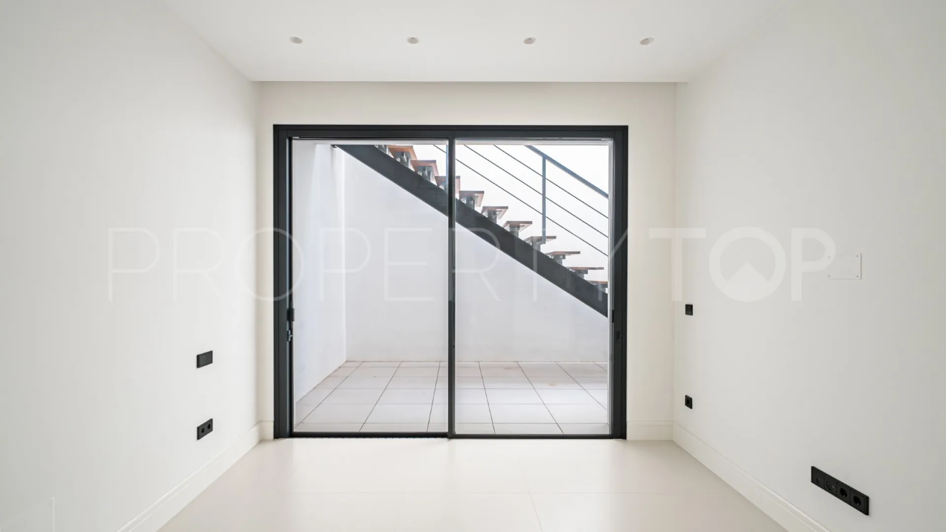 Se vende villa de 4 dormitorios en Rio Verde