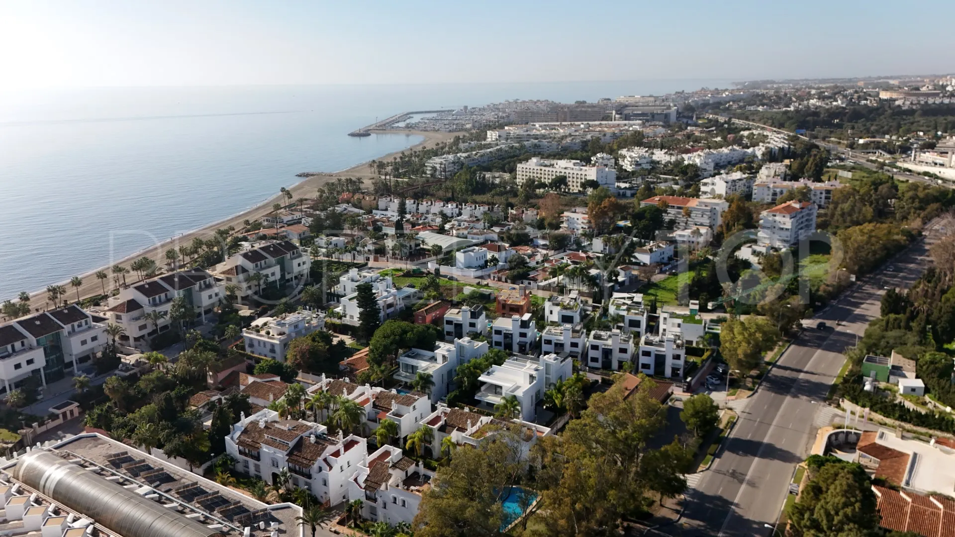 Se vende villa de 4 dormitorios en Rio Verde