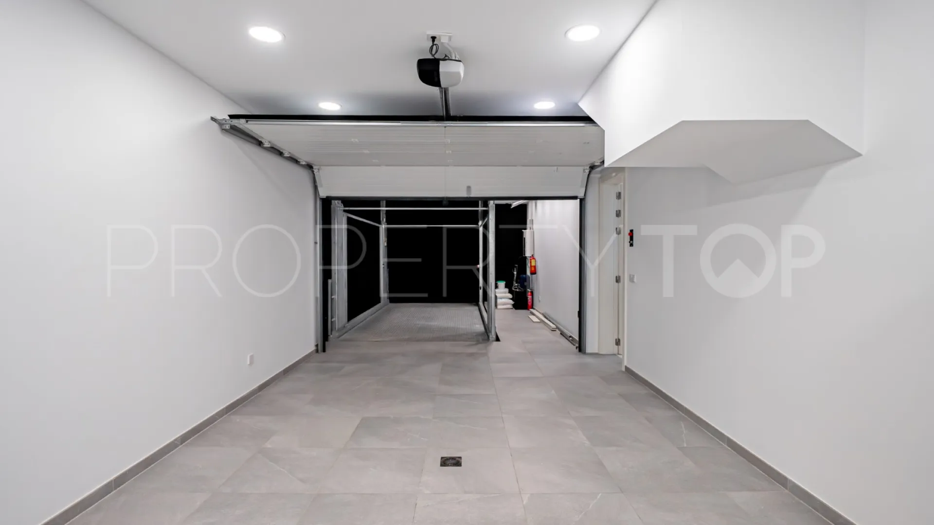 Se vende villa de 4 dormitorios en Rio Verde