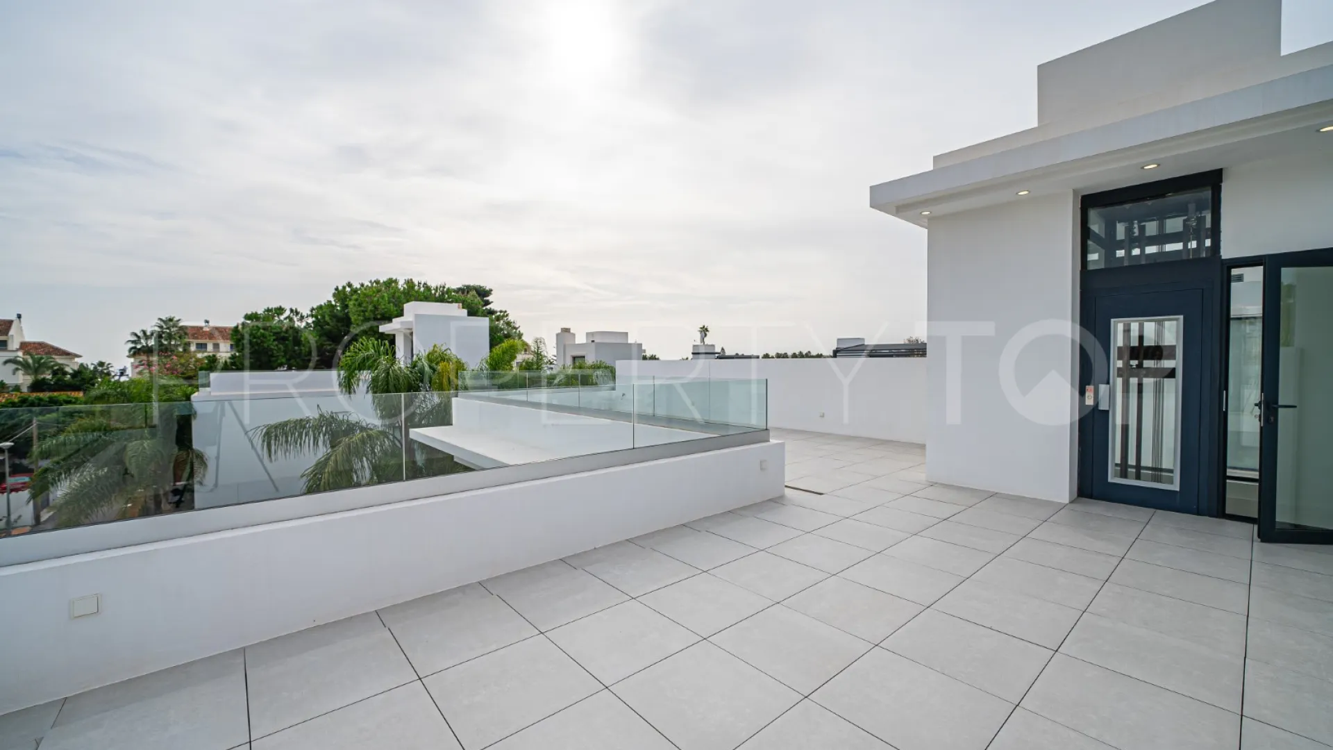 Se vende villa de 4 dormitorios en Rio Verde