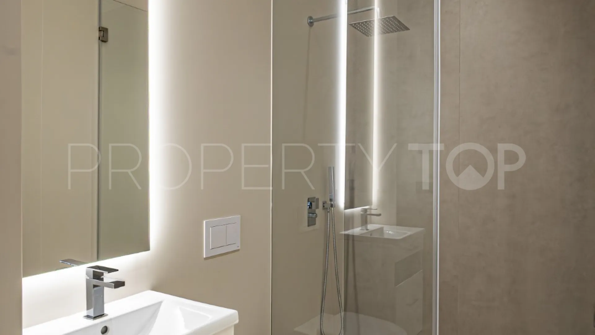 Se vende villa de 4 dormitorios en Rio Verde