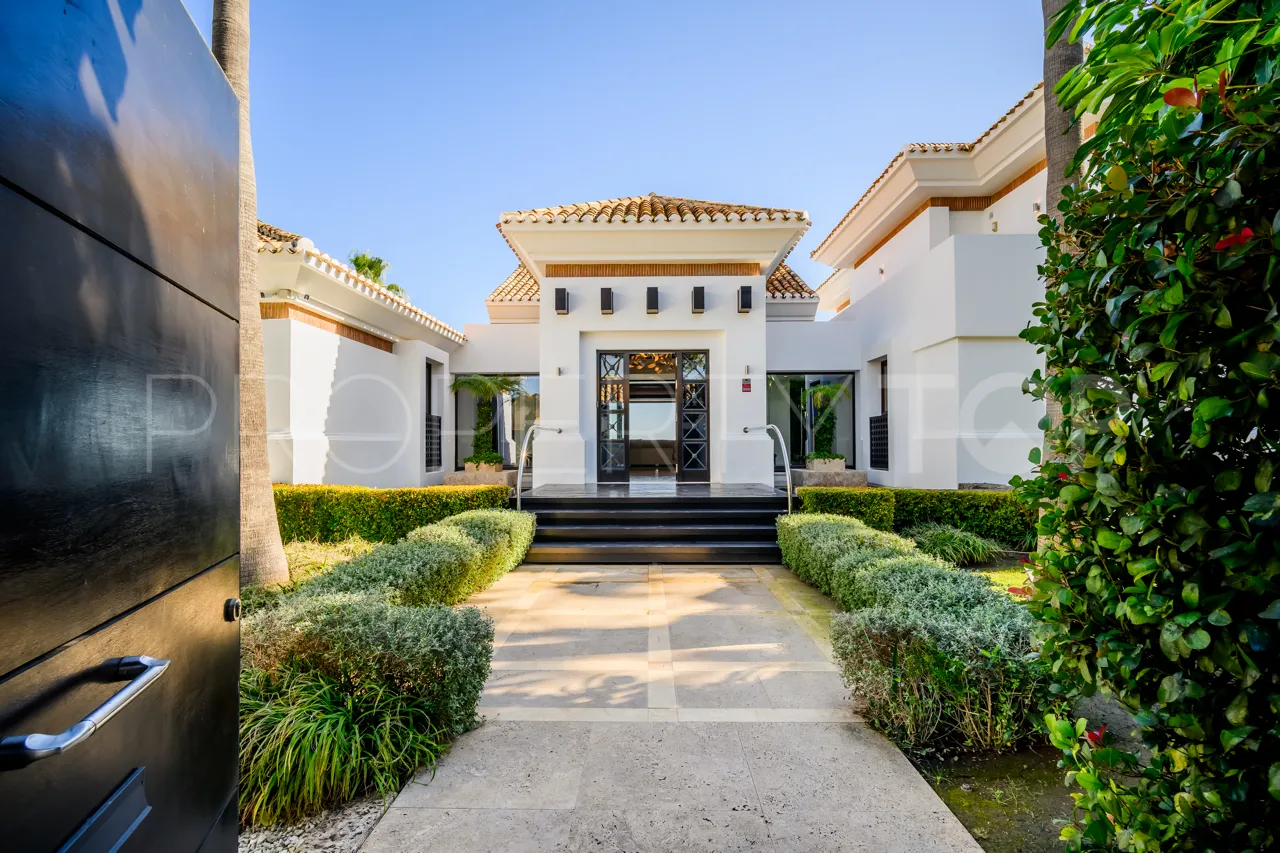 5 bedrooms villa in Los Flamingos for sale