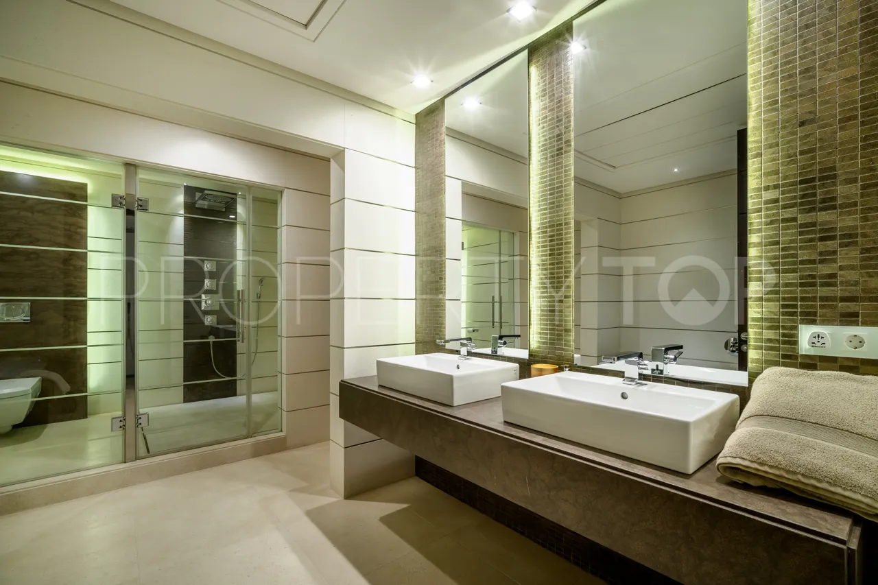 5 bedrooms villa in Los Flamingos for sale