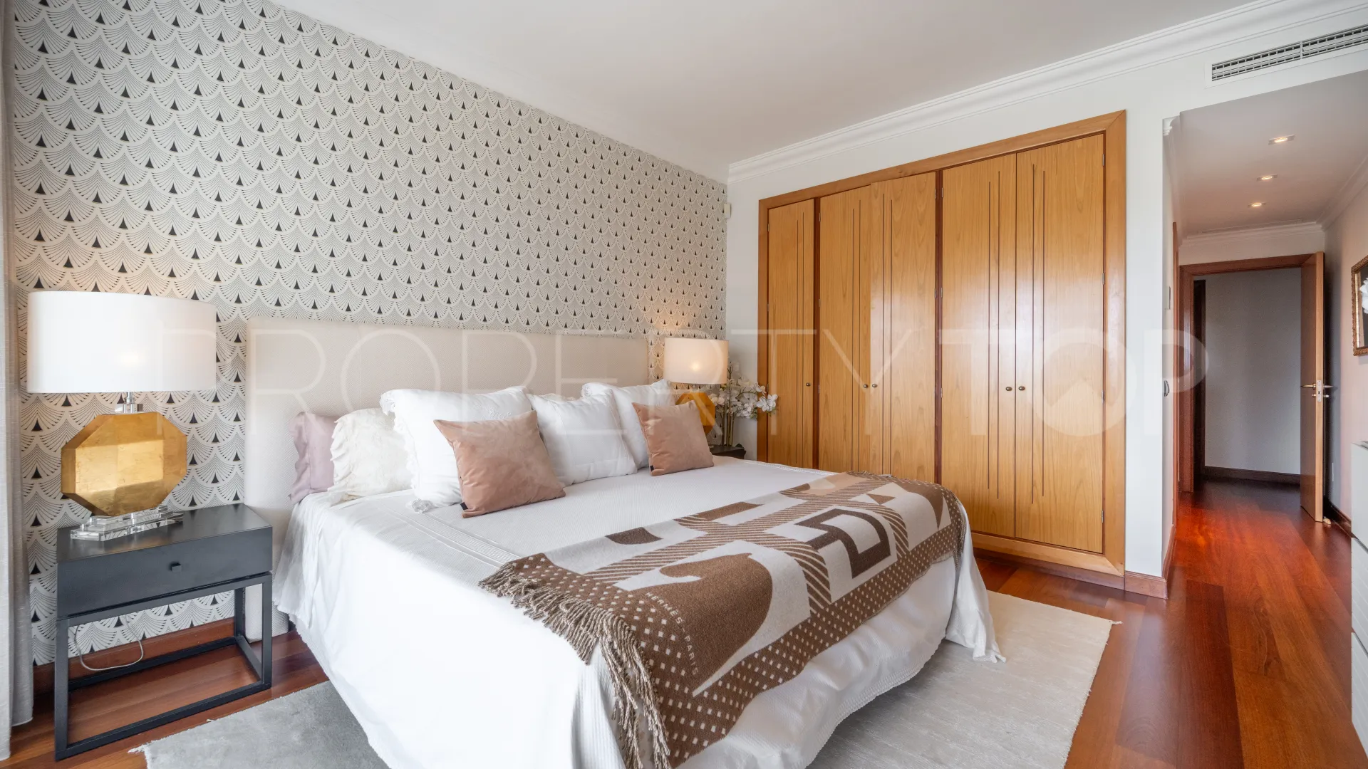 For sale El Embrujo Banús 3 bedrooms apartment