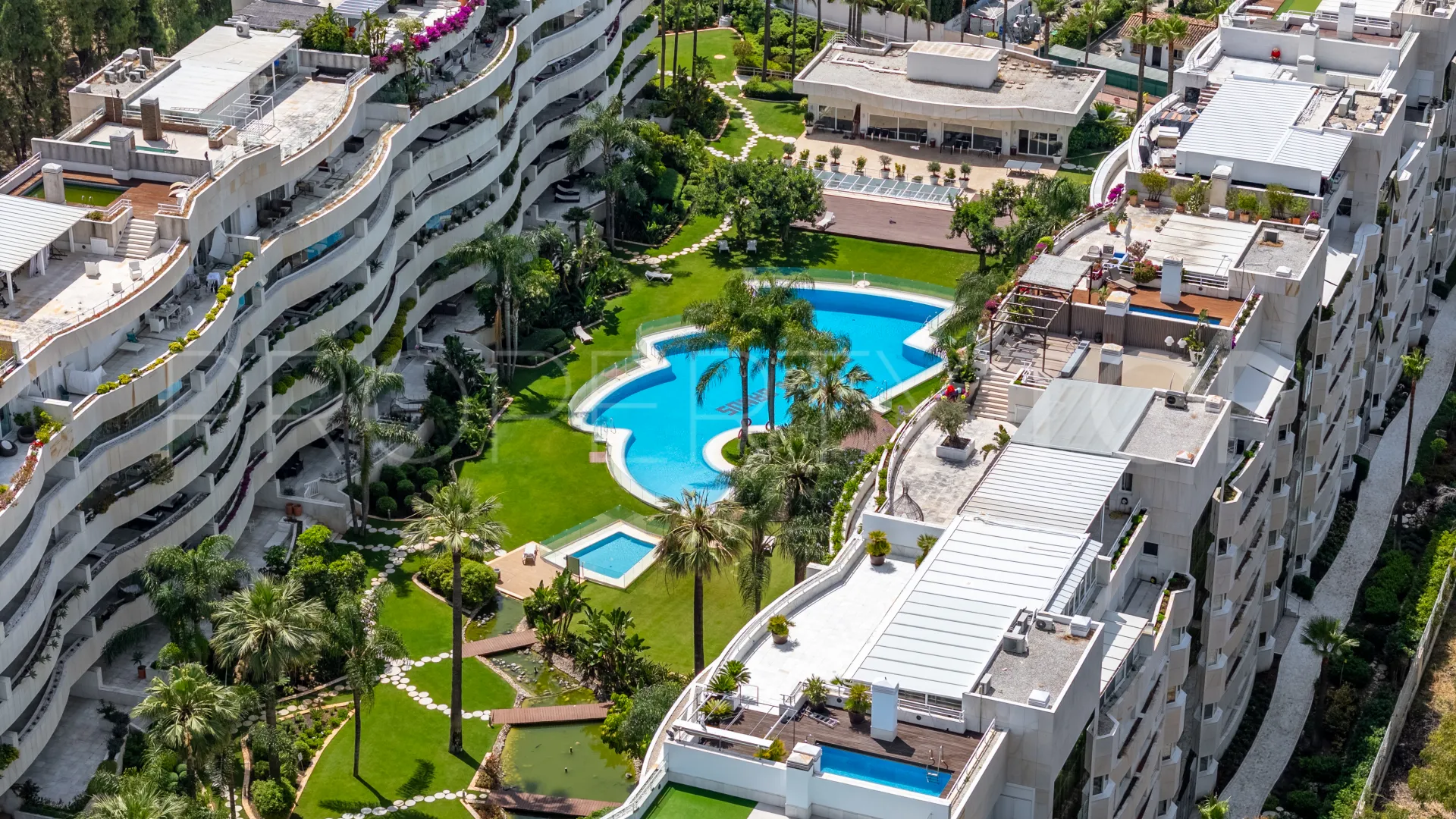 For sale El Embrujo Banús 3 bedrooms apartment