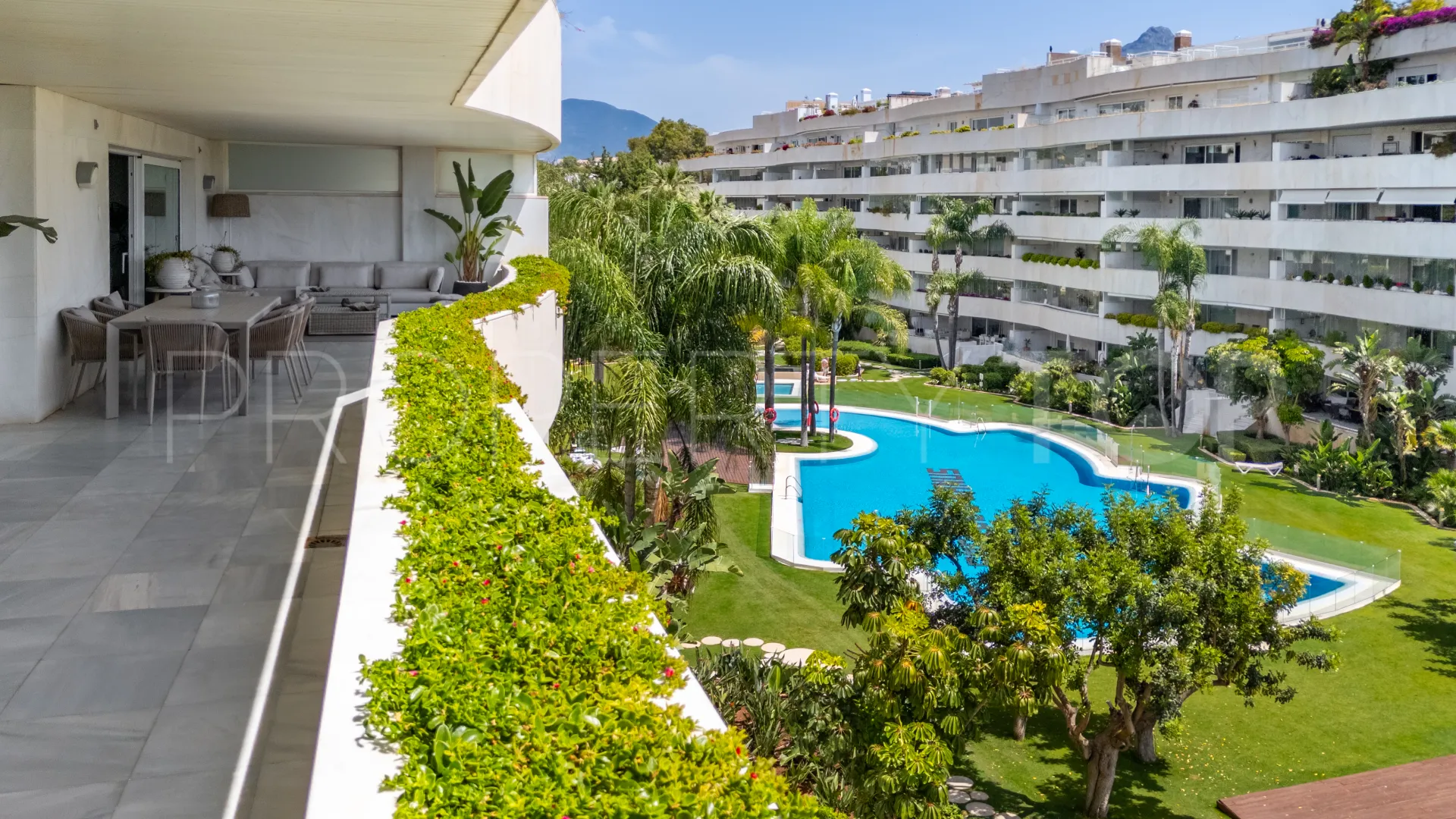For sale El Embrujo Banús 3 bedrooms apartment