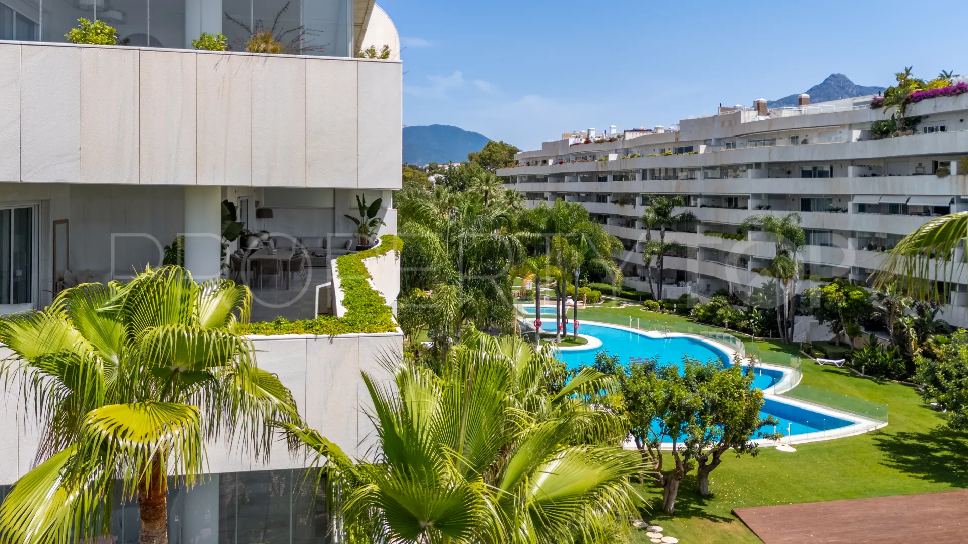 For sale El Embrujo Banús 3 bedrooms apartment