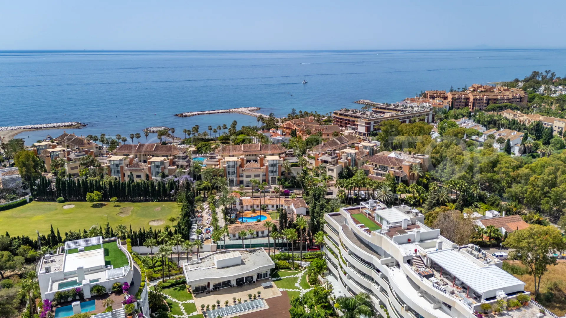 For sale El Embrujo Banús 3 bedrooms apartment