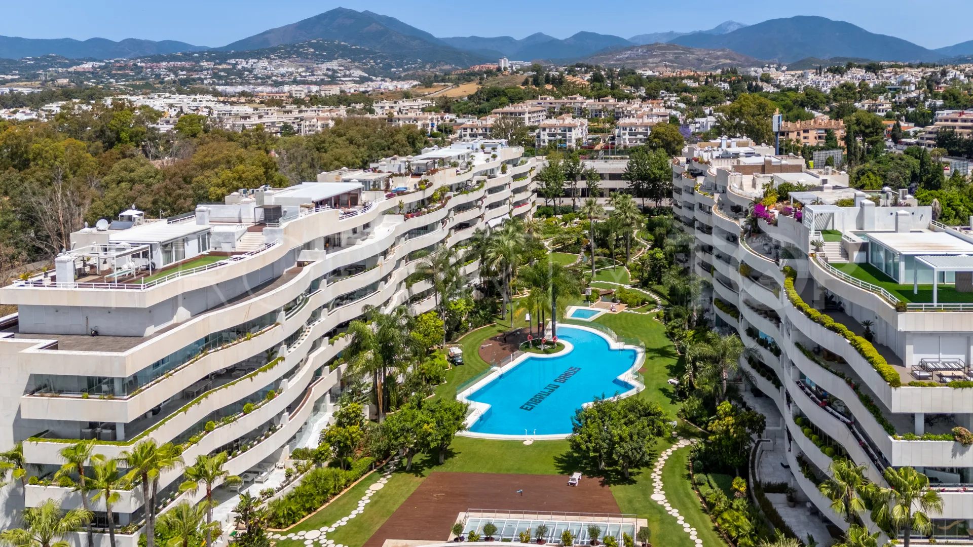 For sale El Embrujo Banús 3 bedrooms apartment
