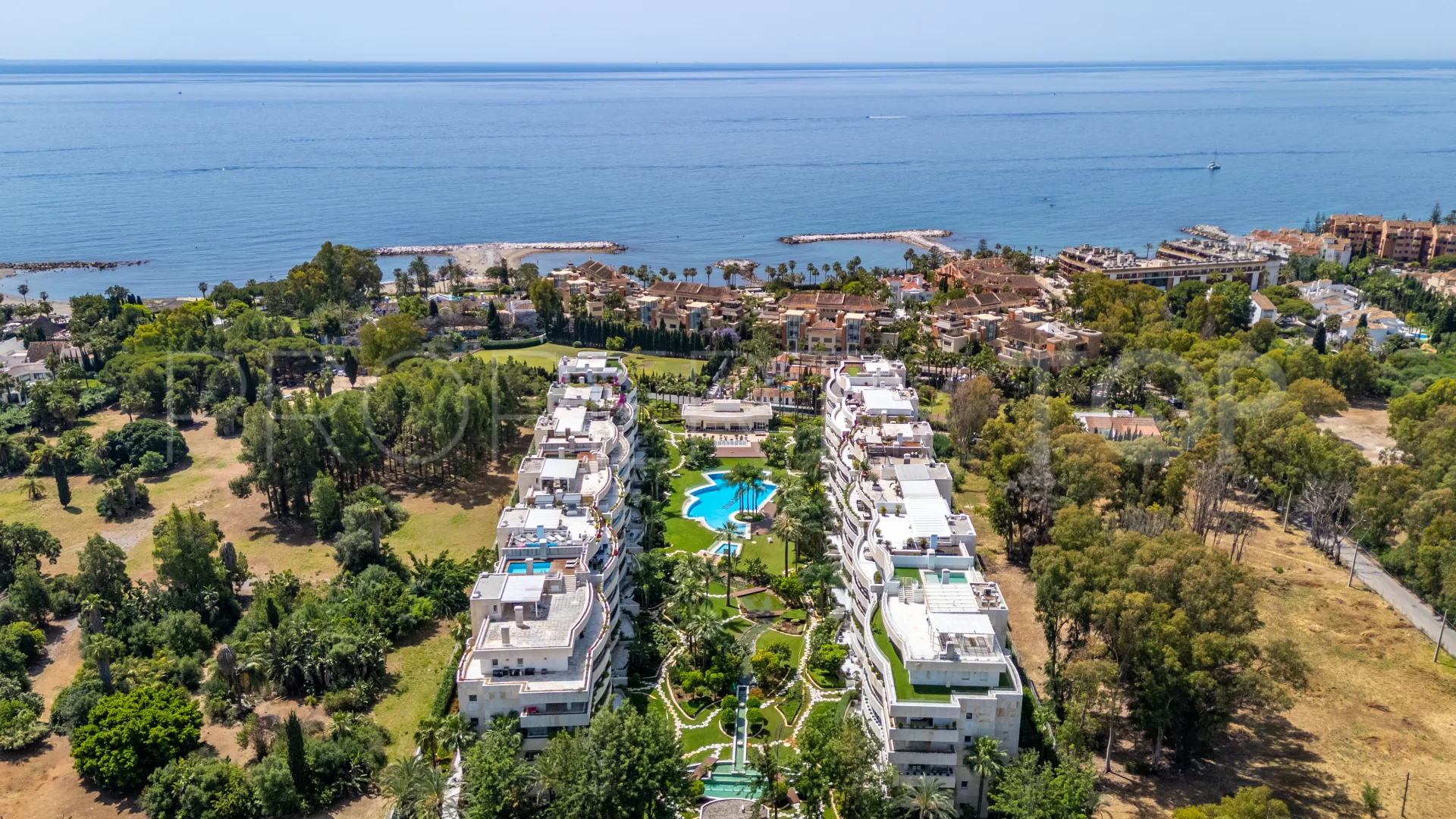 For sale El Embrujo Banús 3 bedrooms apartment