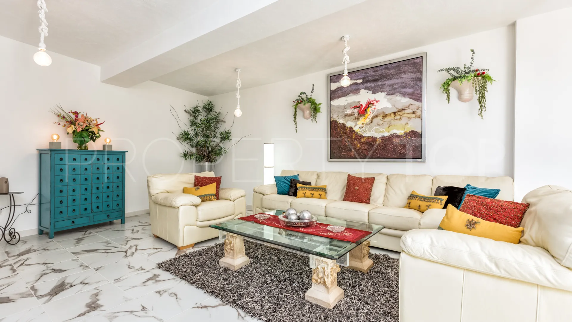 Comprar villa de 7 dormitorios en Altos de Estepona
