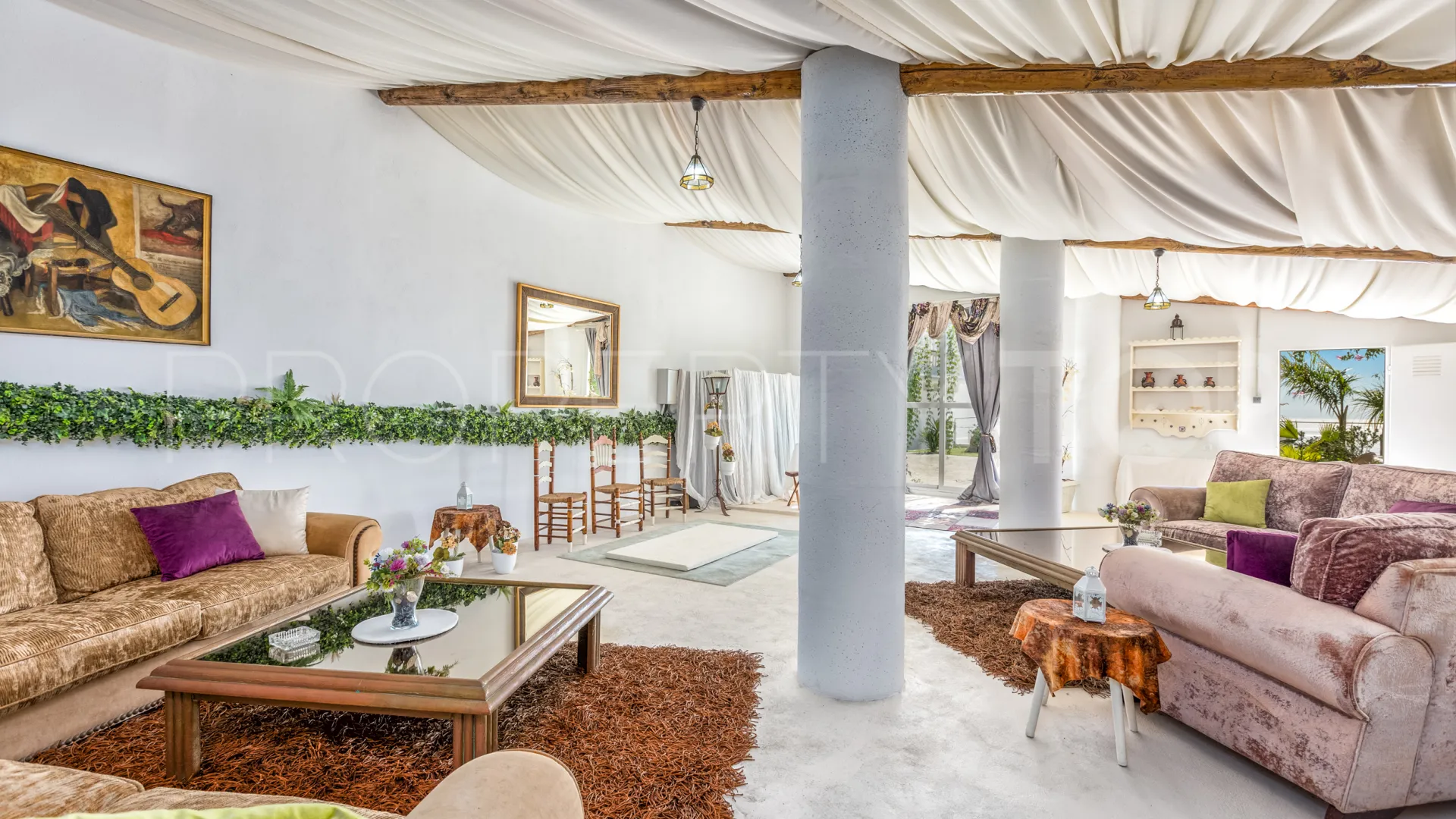 Comprar villa de 7 dormitorios en Altos de Estepona