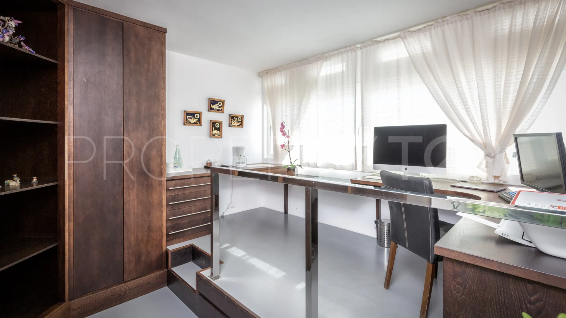 Comprar villa de 7 dormitorios en Altos de Estepona